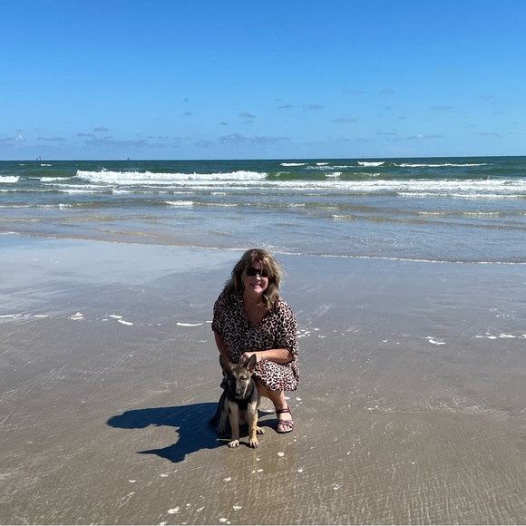 Meet your Posher, Micki - Picture 5 of 6